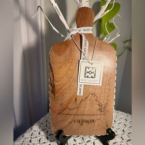 NWT Mary Square Virginia Cutting Board